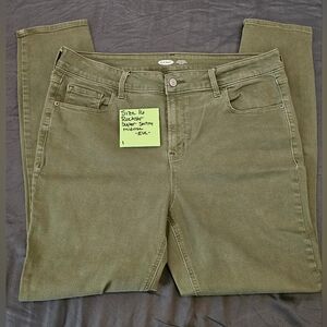 Old Navy Women's Skinny Jeans in Olive